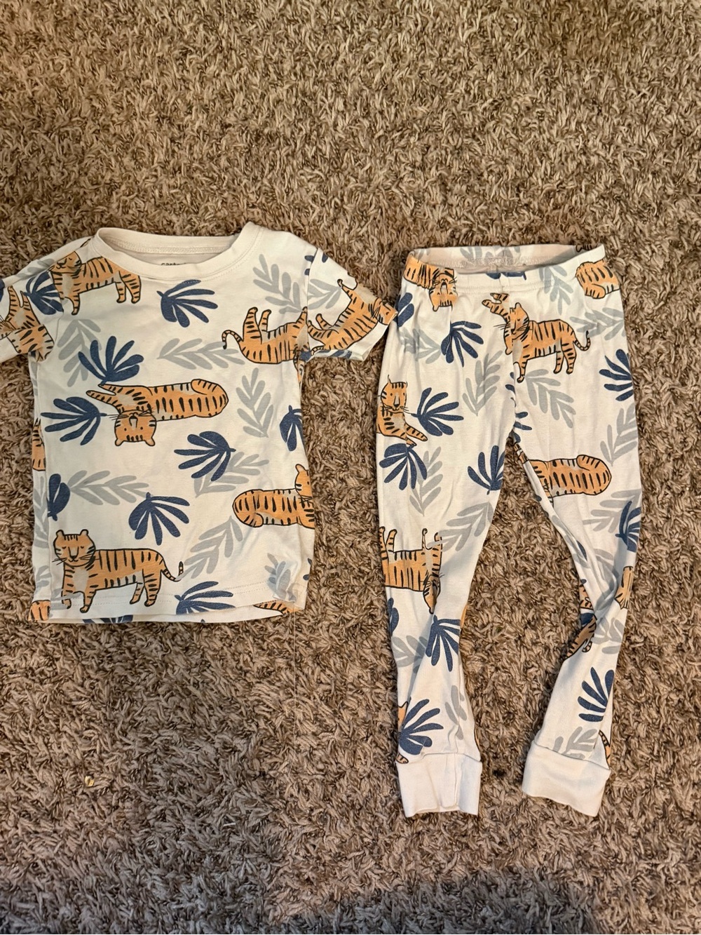 3T Carter’s Unisex Tiger Pajama Set